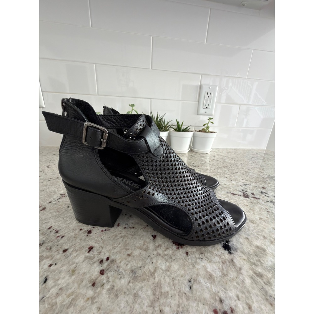 VENUS Black Leather Perforated Peep Toe Heels Size 8.5 Made in Italy